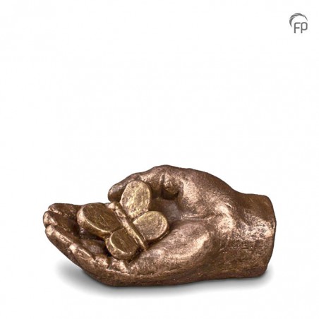 Keramisch Troost Urntje Geert Kunen 'Vlinder in Handje'